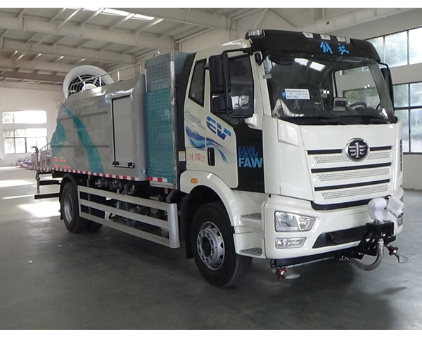 解放純電動(dòng)多功能抑塵車(chē)震撼來(lái)襲！